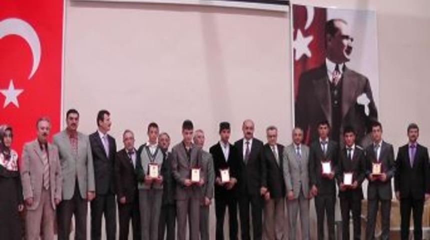 Bor'da Kur'an-ı Kerim Ve Ezanı G&uuml;zel Okuma Yarışması Yapıldı