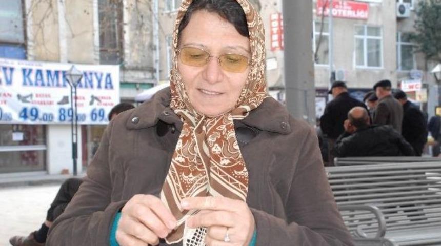 El İşiyle 20 &Ouml;ğrenci Okuttu