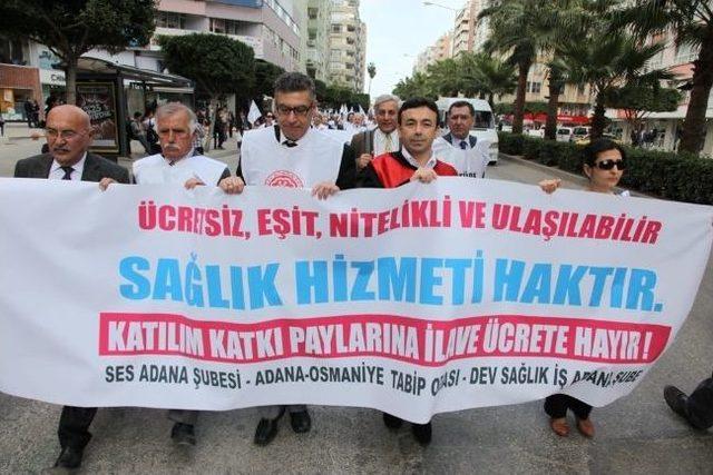 Adana’da Sağlık Çalışanları Tıp Bayramı’nda Yürüdü