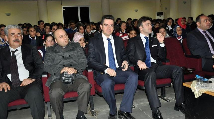 Midyat&rsquo;ta Lise &Ouml;ğrencilerine Hukuk Ve Rol Model Semineri