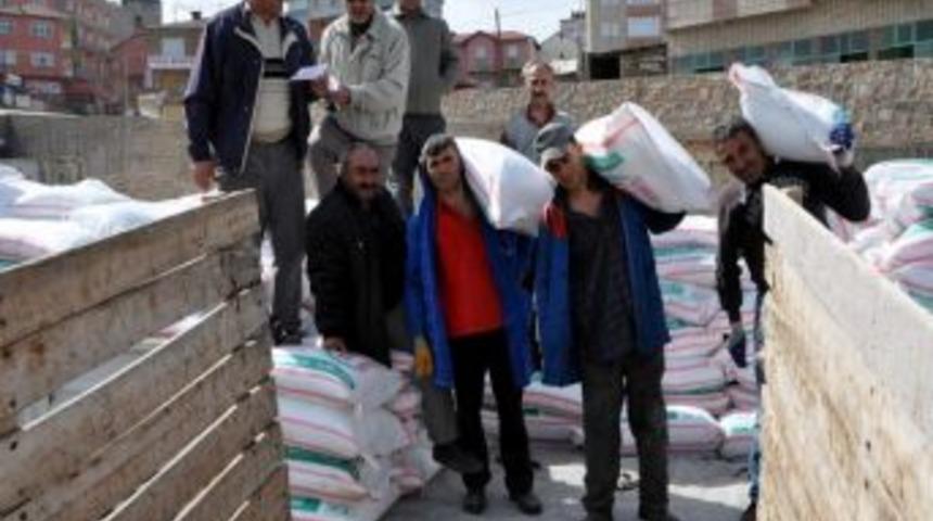 Suşehri&rsquo;nde G&uuml;bre Dağıtımı