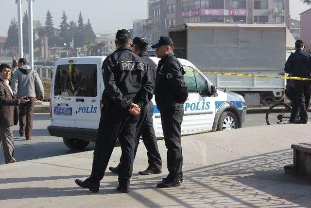 Antakya'da Köprüde Şüpheli Poşet Paniği