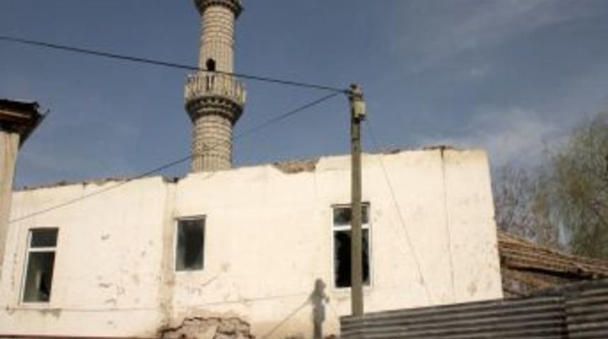 Ceyhan Camii'nde Restorasyon &Ccedil;alışmaları Başladı
