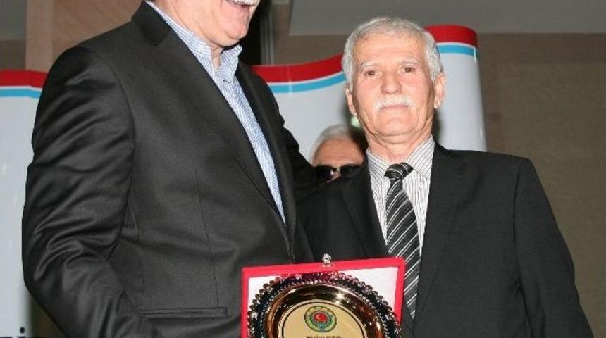 Devrek Ziraat Odası Başkanı Uzunsel&rsquo;e &Ccedil;ift&ccedil;i Dostu Şeref Belgesi