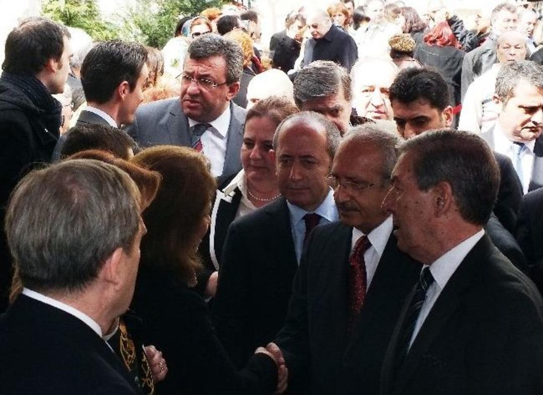 Kılı&ccedil;daroğlu, Emel Korut&uuml;rk&rsquo;&uuml;n Cenazesine Katıldı