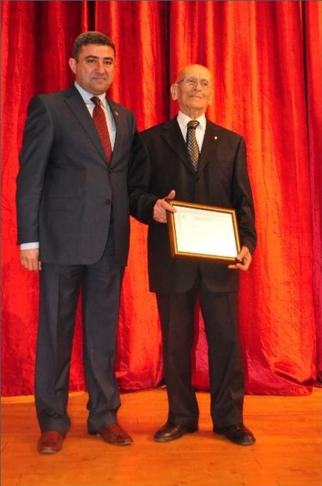 Rekt&ouml;r Y&ouml;r&uuml;k: İkinci Bir Tıp Fak&uuml;ltesi &Ccedil;ıkaracak Kadar Donanım Ve Birimimiz Var