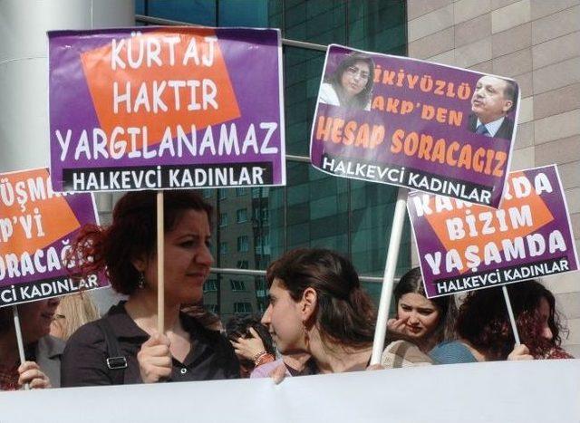 Kürtaj Yasağı Ve Kadın Cinayetlerini Protesto