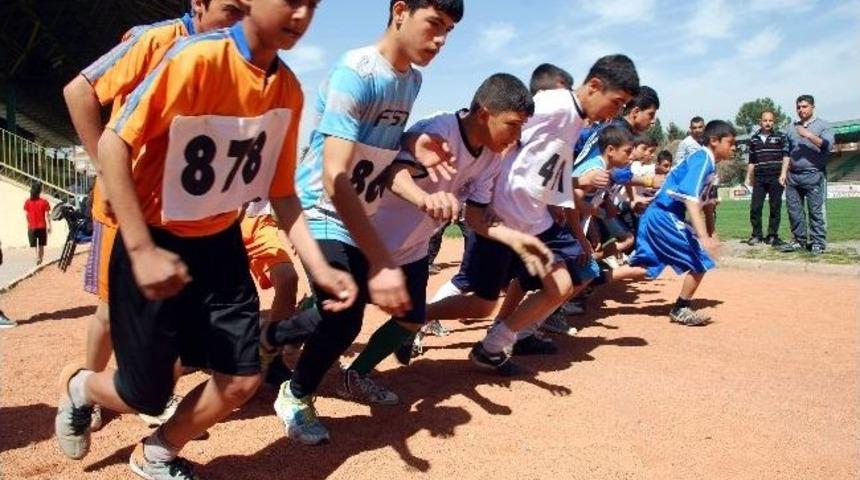 Atletizm Se&ccedil;meleri Yapıldı