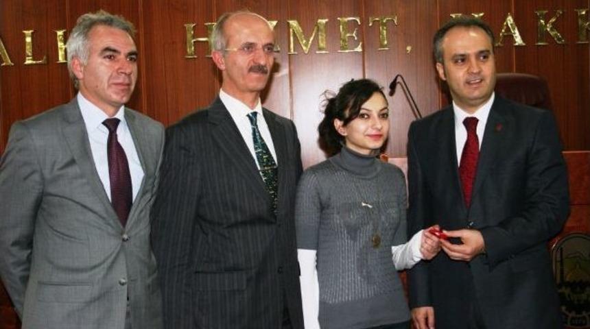 Aktaş Ygs&rsquo;de Derece Alan &Ouml;ğrencileri &Ouml;d&uuml;llendirdi