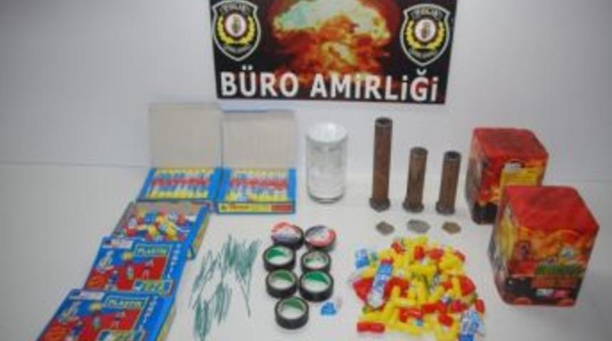 Bomba Yaparken Su&ccedil;&uuml;st&uuml; Yakalandı