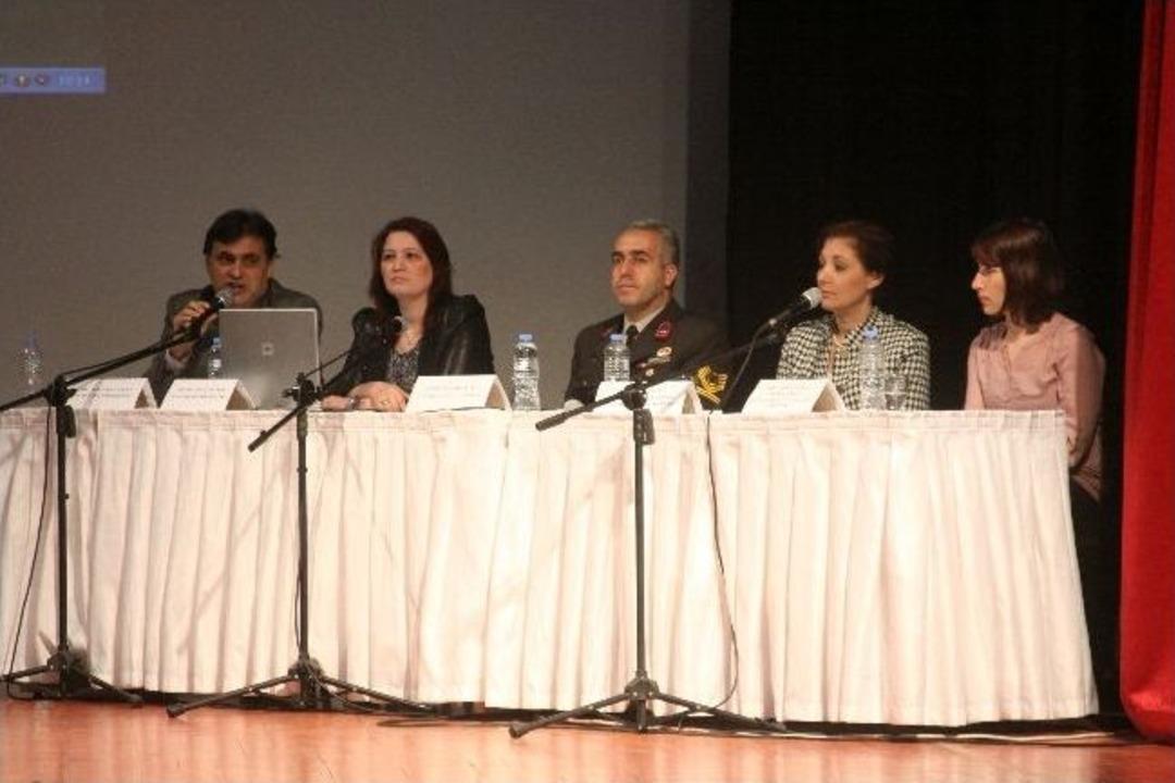 Vali Daş&ouml;z Panelde Konuştu