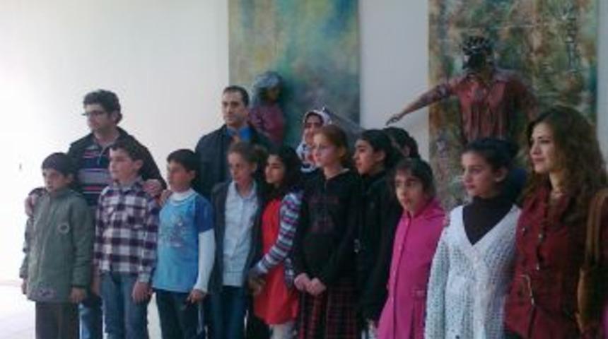 F.&Uuml; Eğitim Fak.&Ouml;ğrencileri&rsquo;nden &Ouml;rnek Davranış