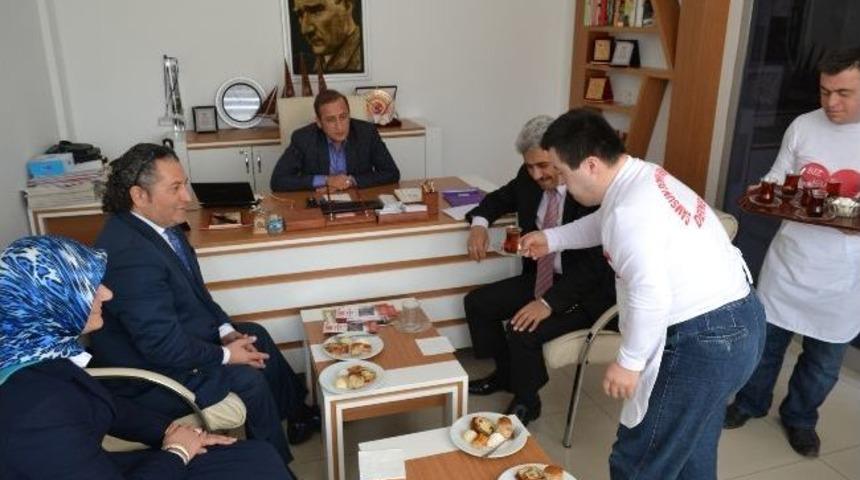 Ak Parti'den 'melek Y&uuml;zler'e Ziyaret