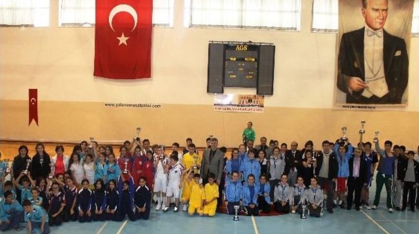 Badminton Kupaları Sahiplerini Buldu