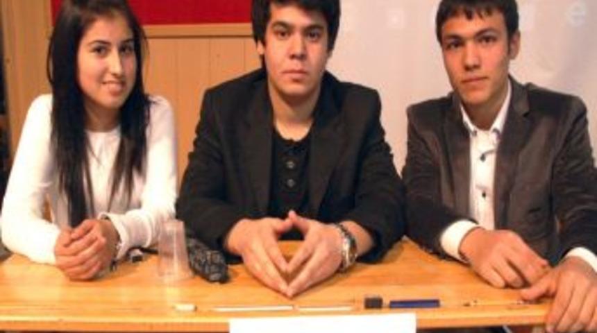 G&uuml;lnar'da Liseler Yarıştı