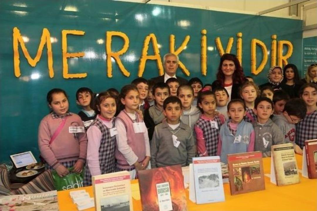 Bozbey Makamını Kitap Fuarına Taşıdı