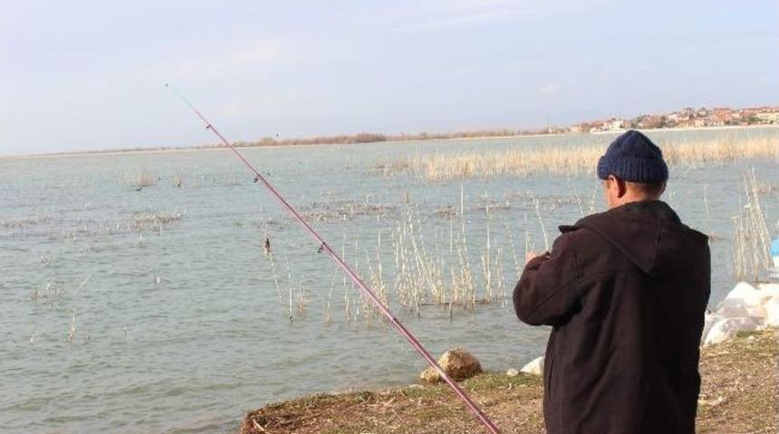 Beyşehir&rsquo;de Oltacılardan Yasağa Tepki