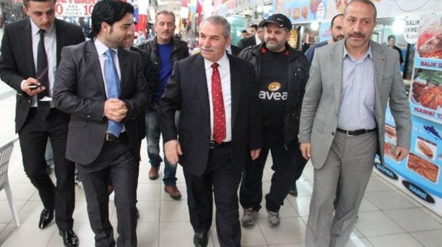 Demirtaş, Yabancılar Pazarı&rsquo;nda