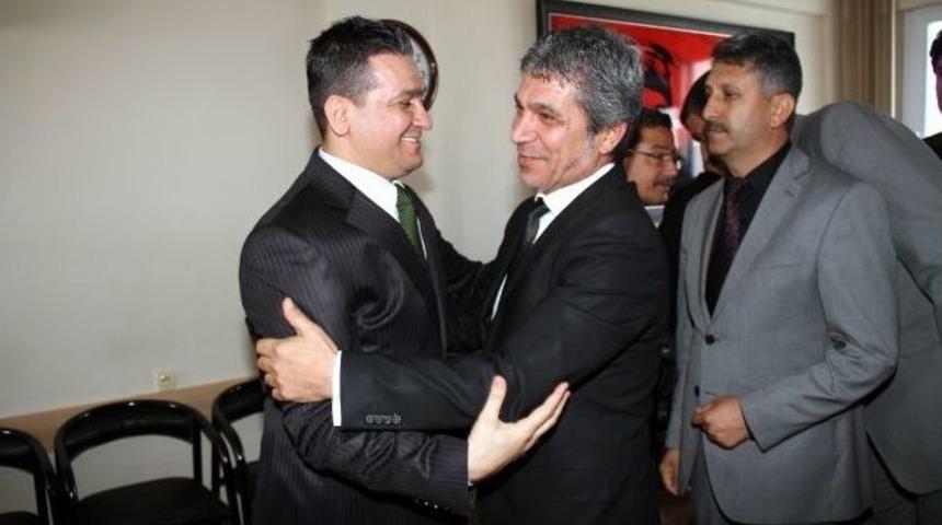 &Ouml;nder: "sendikacılar &Ouml;c&uuml; Değildir"