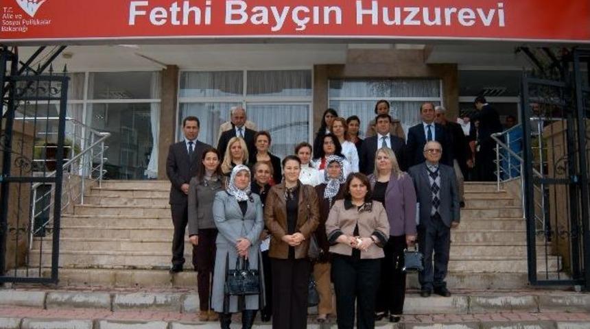 'g&ouml;n&uuml;l El&ccedil;ileri'nden Fethi Bay&ccedil;ın Huzurevi&rsquo;ne Ziyaret