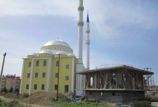 Kaymakam Dölek, Cami İnşaatını İnceledi