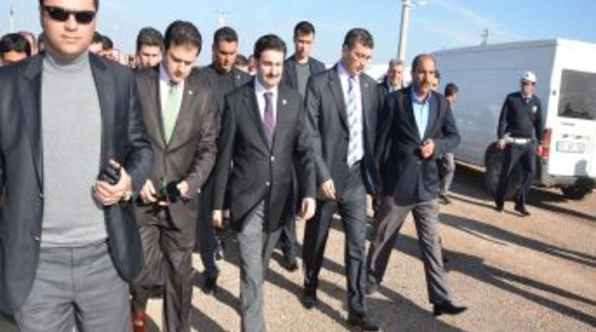 Meclis İnsan Hakları Komisyonu &Uuml;yeleri, M&uuml;lteci Kamplarını Inceledi