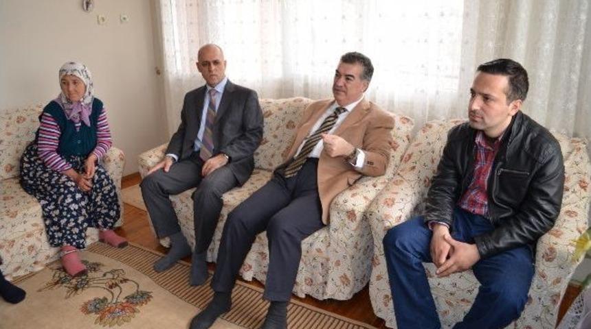 Serbest Kalan Polis Memurunun Baba Ocağında İlk G&uuml;n Yoğun Ge&ccedil;ti