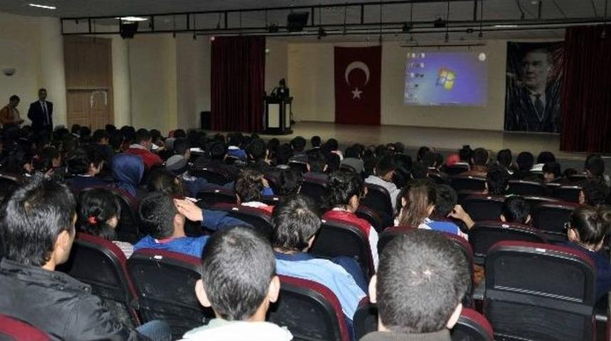 Midyat'ta Hukuk Ve Rol Model Semineri