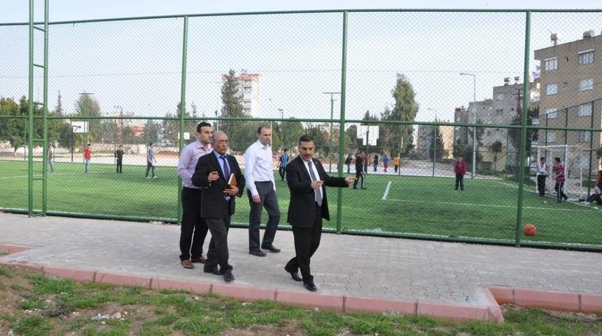 Y&uuml;reğir'e 4 Halı Saha Yapılıyor