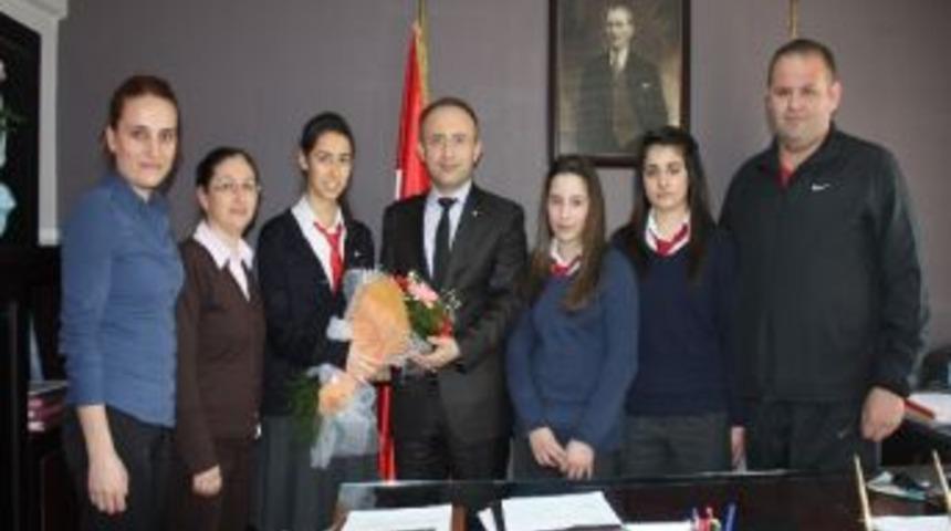 &Ouml;ğrencilerden Sağlık M&uuml;d&uuml;r&uuml;&rsquo;ne Ziyaret