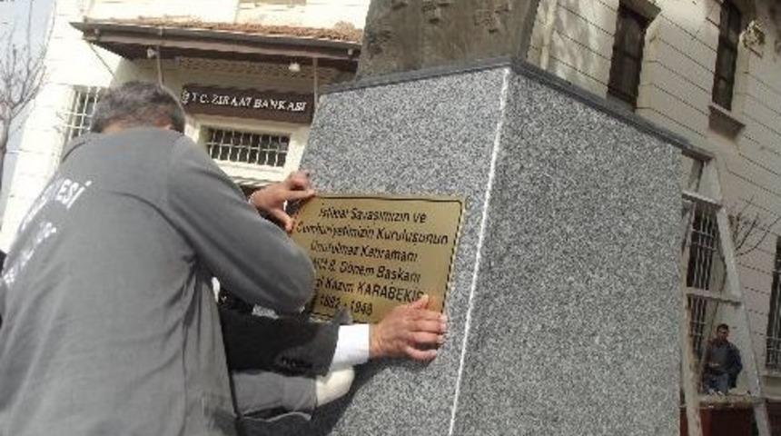Kazım Karabekir B&uuml;st&uuml; Yerine Kondu