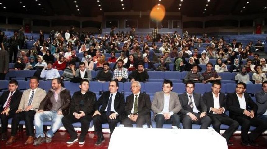 Sel&ccedil;uklu&rsquo;da &ldquo;t&uuml;rkiye&rsquo;de K&uuml;lt&uuml;r Kavgası&rdquo; Tartışıldı