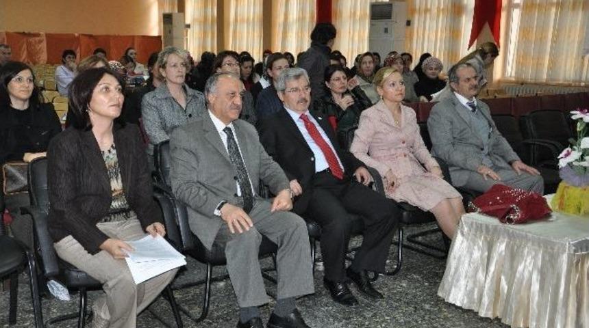 Başaran &Ouml;zt&uuml;rk ; &ldquo;t&uuml;rk Tarihine Baktığımız Zaman Kadınların Yeri &Ccedil;ok Farklıdır&rdquo;