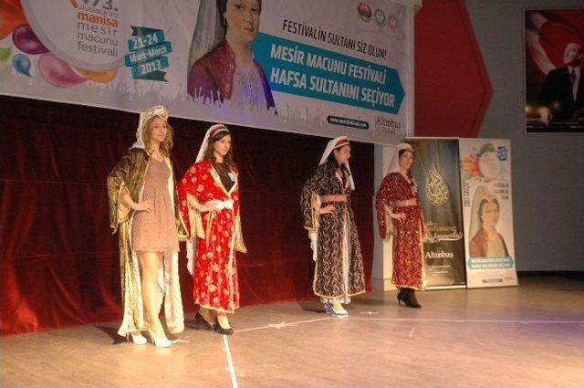 Mesir Macunu Festivali'nin Hafsa Sultan Ve Nedimeleri Seçildi