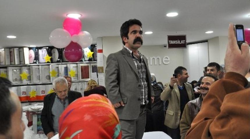 &Ccedil;aycı H&uuml;seyin İlgi Odağı Oldu