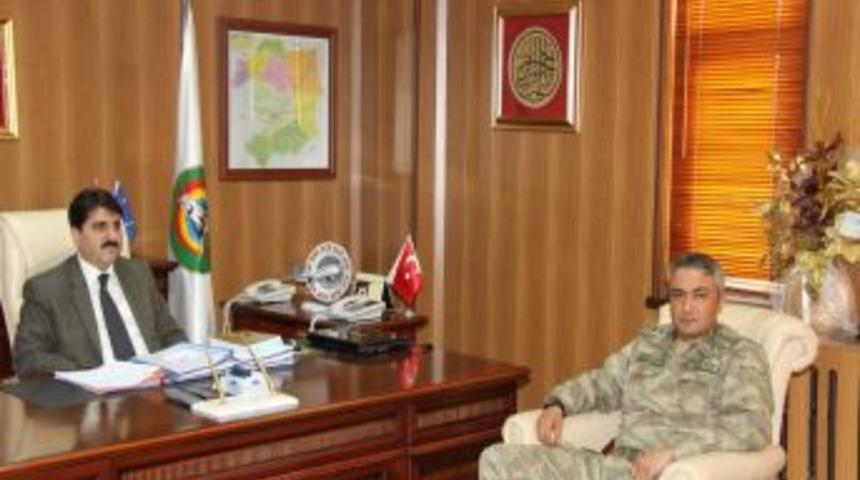 Bing&ouml;l İl Jandarma Komutanı Yaşar, Belediye Başkanı Atalay'ı Ziyaret Etti
