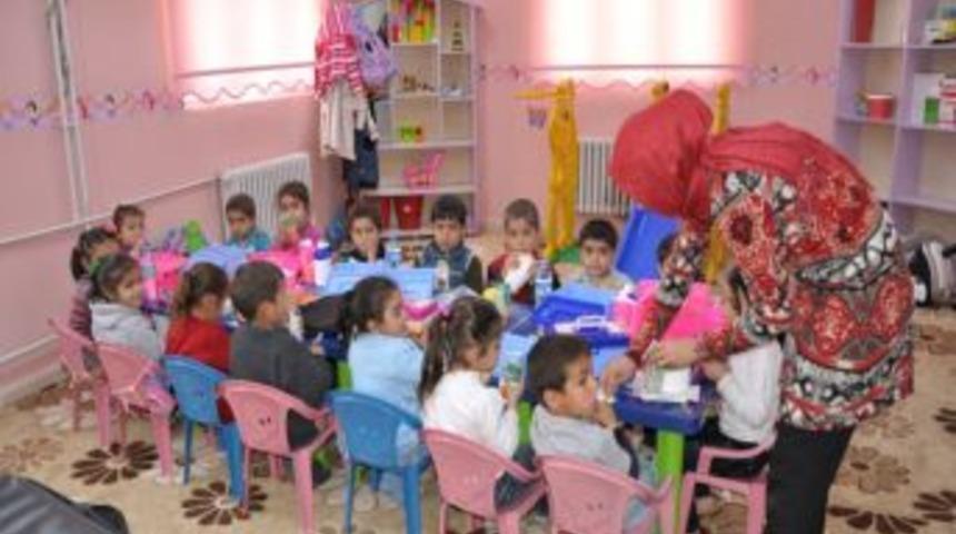 Cizre Kaymakamlığı Miniklere Kreş Yaptı