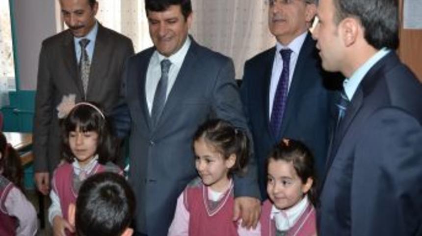 Vali Mayda, Fiziksel Etkinlik Kartlarının Dağıtımına Katıldı