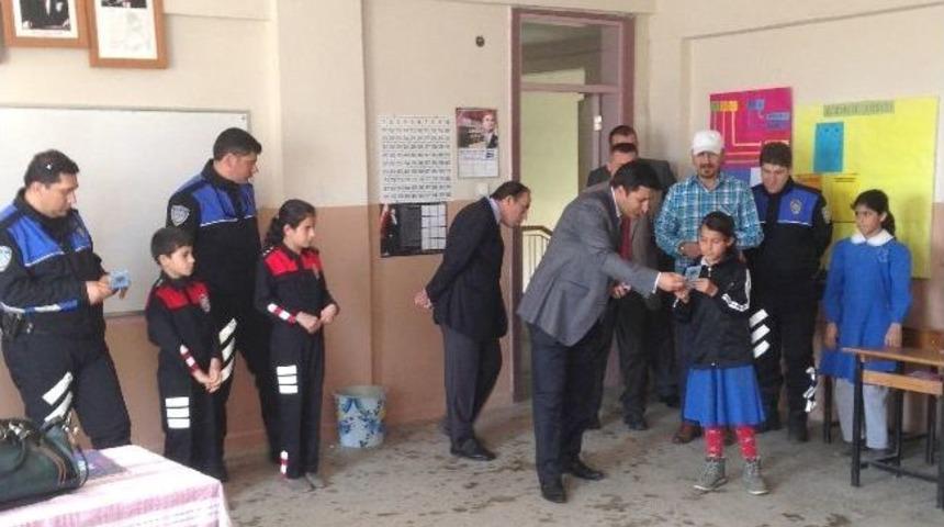 &Ouml;demiş Polisi &Ouml;ğrencileri Bilgilendiriyor