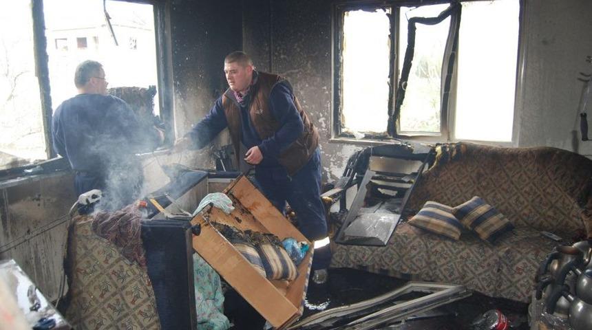 Orhaneli&rsquo;nde Elektrik Prizinden &Ccedil;ıkan Yangın Korkuttu