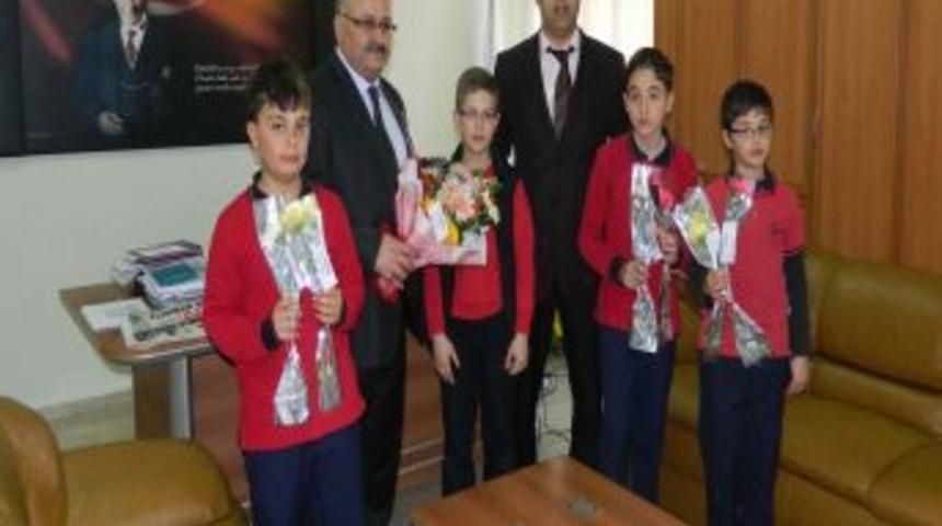 &Ouml;zel Ergin Koleji &Ouml;ğrencileri Hastaneleri Ziyaret Etti