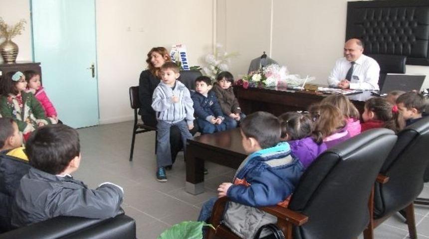 Miniklerden Sağlık &Ccedil;alışanlarına Anlamlı Ziyaret