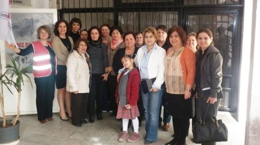 Kaymakam Eşinden, Kızılay Y&ouml;netimine Kutlama Ziyareti