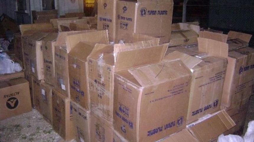 Düzce Polisi Kamyon Dolusu Kaçak Sigara Ele Geçirdi