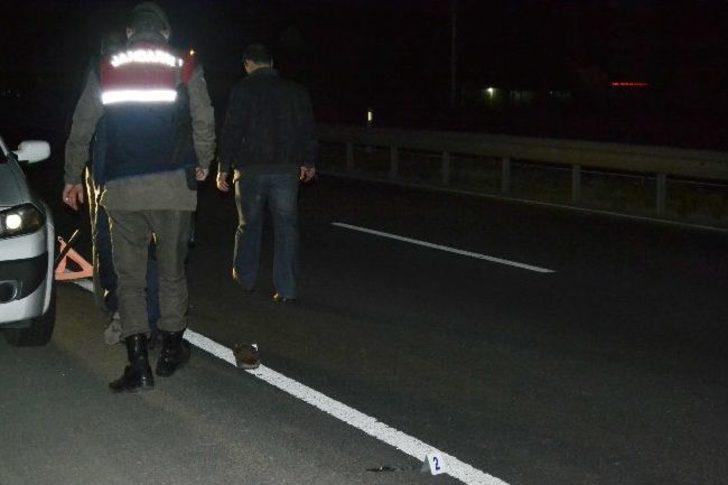 Otomobilin Çarptığı Şahıs Hayatını Kaybetti G4