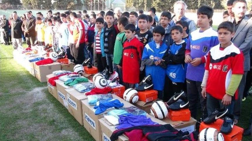 Amat&ouml;r Kul&uuml;plere Malzeme Yardımı