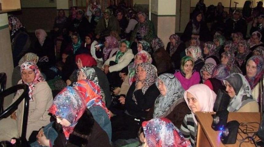 &Uuml;ftade Kız Kur'an Kursunda İstiklal Marşının Kabul&uuml; Ve M. Akif Ersoy'u Anma Programı D&uuml;zenlendi