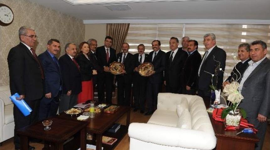 Malatya&rsquo;dan Heyet Bakan Ve M&uuml;steşarlarla G&ouml;r&uuml;şt&uuml;