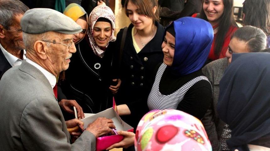 GAMEK Kursiyerleri Yaşlıları Unutmadı