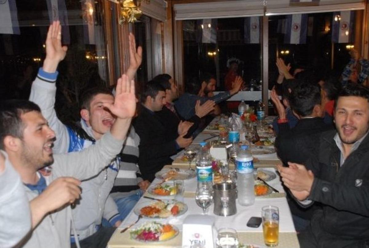 Apa&ccedil;ilere &ldquo;apa&ccedil;i&rdquo; Plaketi